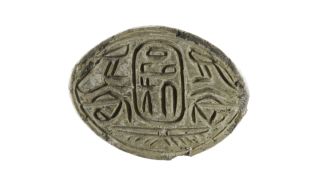 A seal amulet with the name of the Hyksos pharaoh Apophis.
