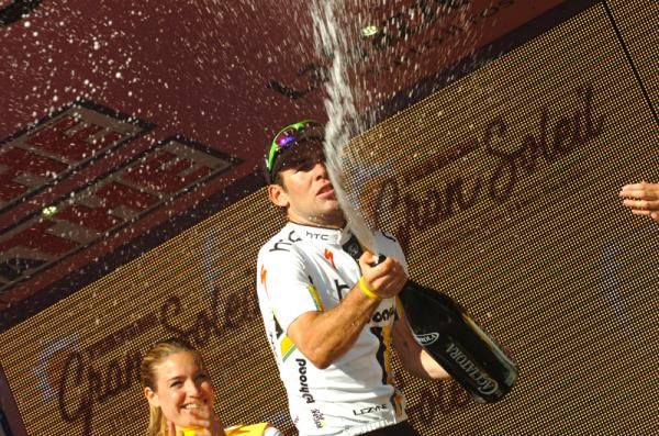 Mark Cavendish (HTC-Highroad) on the podium for the second time in the race