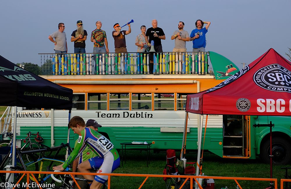 Spectators were out in large numbers for tonight&rsquo;s Jingle Cross C2 events
