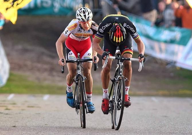 Sven Nys (Crelan - AA Drink Team) buries himself in the sprint