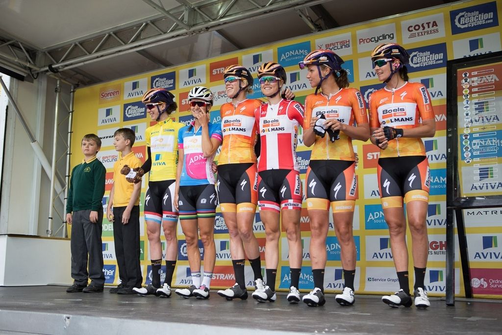 Boels Dolmans at sign on with the yellow jersey holder Christine Majerus