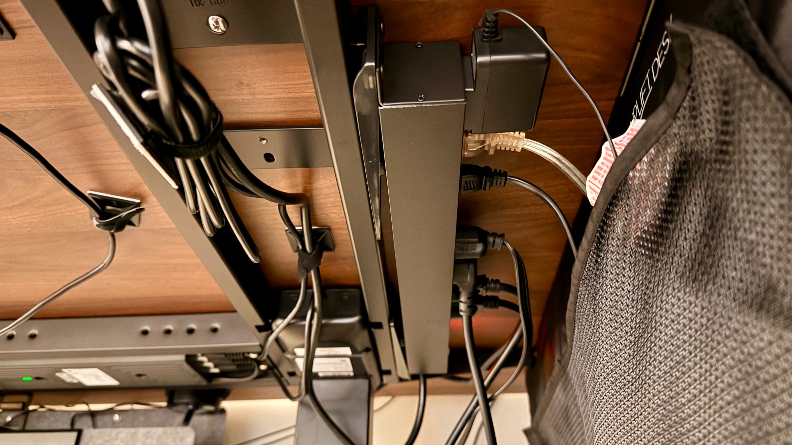 Uplift | V3 L-Shaped Standing Desk