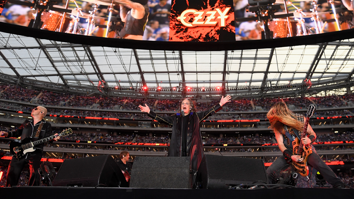 Watch Zakk Wylde and Andrew Watt join forces during Ozzy Osbourne's LA Rams  halftime show