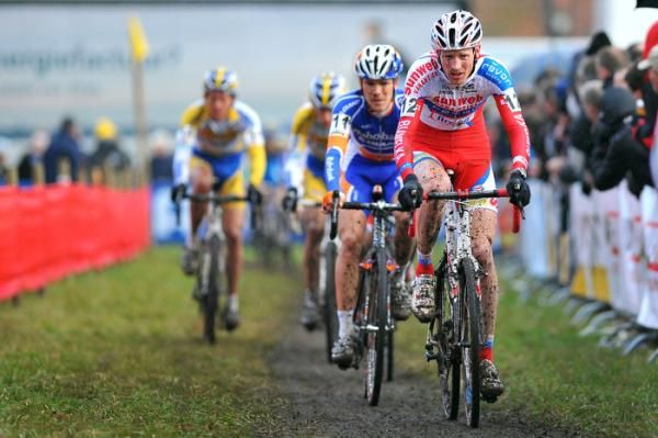 Klaas Vantornout (Sunweb Revor) leads the chase