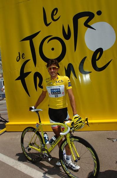 Fabian Cancellara (Saxo Bank) poses in his yellow jersey.
