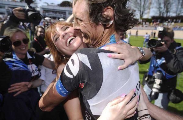 Paris-Roubaix: Johan Vansummeren got engaged within minutes of winning the race.