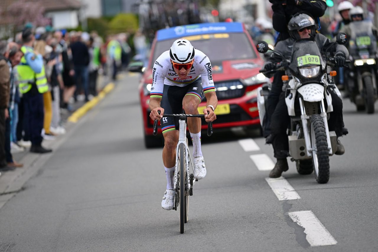 Mathieu van der Poel rides alone at Paris-Roubaix