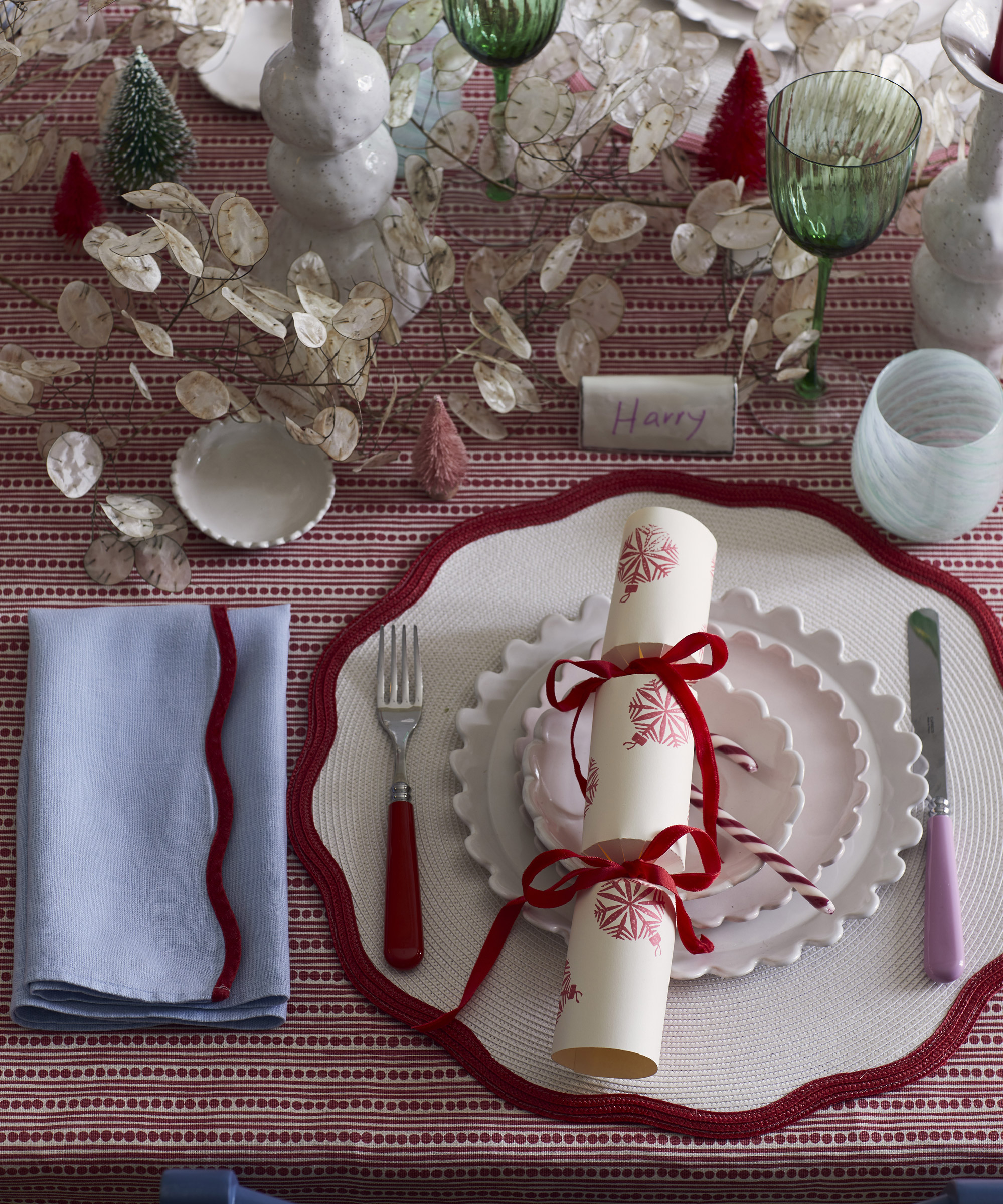 Christmas-table-settings