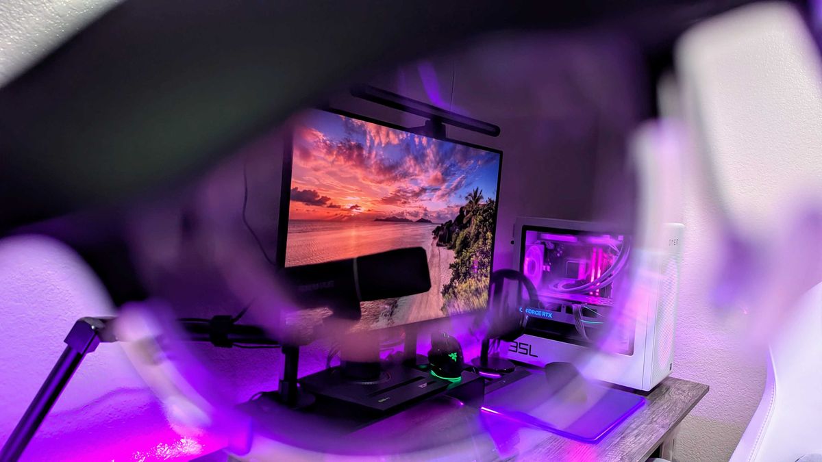 Image of the ASUS AirVision M1 AR glasses.