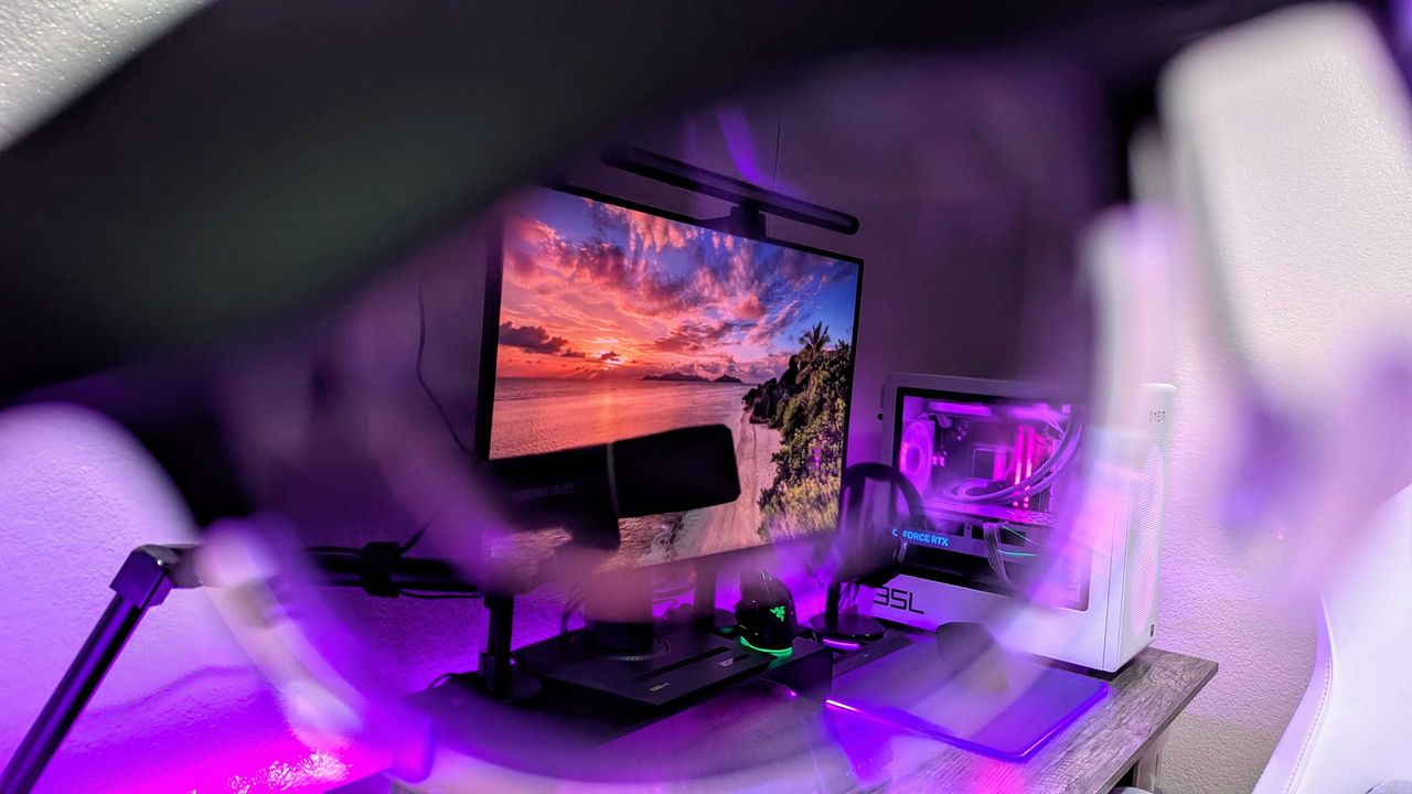 Image of the ASUS AirVision M1 AR glasses.