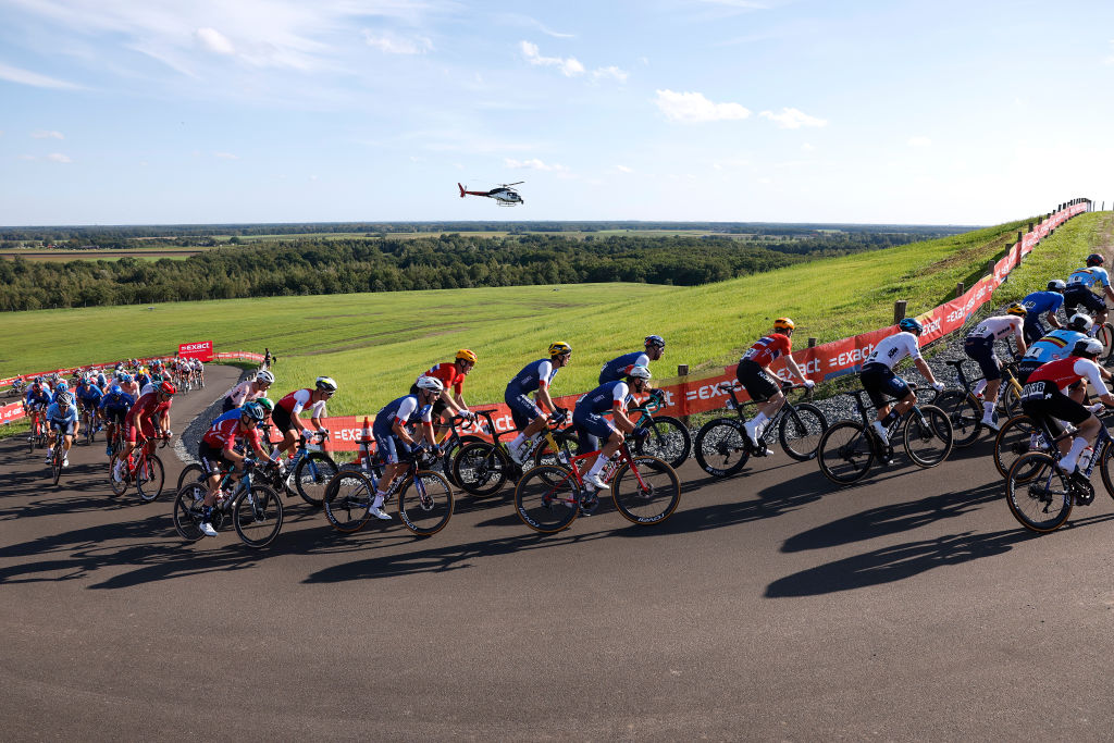 COL DU VAM NETHERLANDS SEPTEMBER 24 A general view of the peloton competing during the 29th UEC Road Cycling European Championships 2023 Elite Mens Road Race a 1998km one day race from Assen to Col du VAM UCIWT on September 24 2023 in Col du VAM Netherlands Photo by Bas CzerwinskiGetty Images