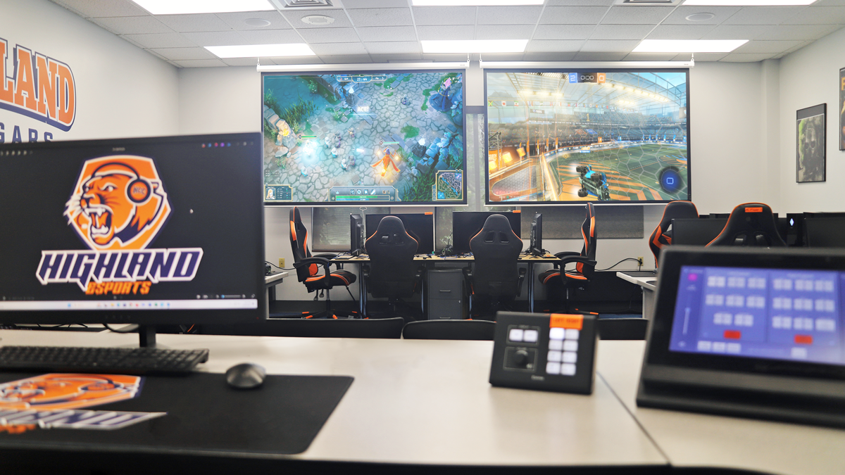 The Highland College esports lounge. 