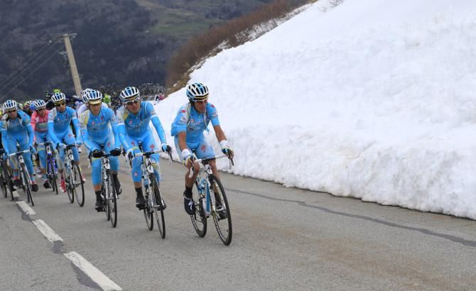Astana set the pace for Nibali