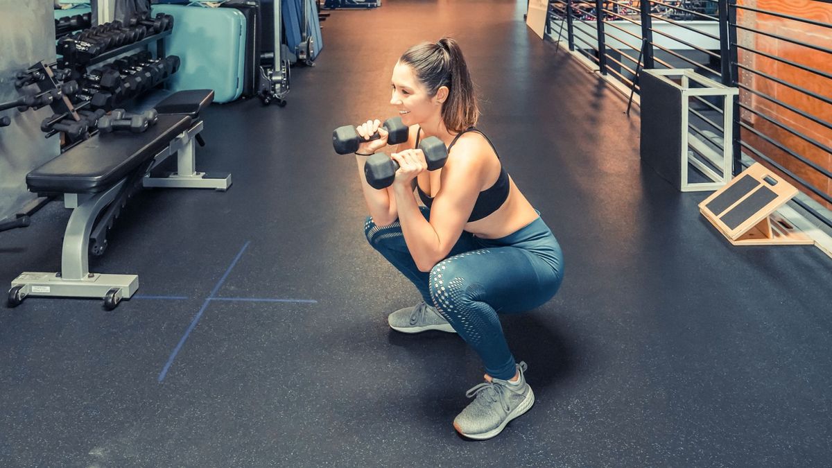 This 30-minute workout will tone your entire body with just two dumbbells
