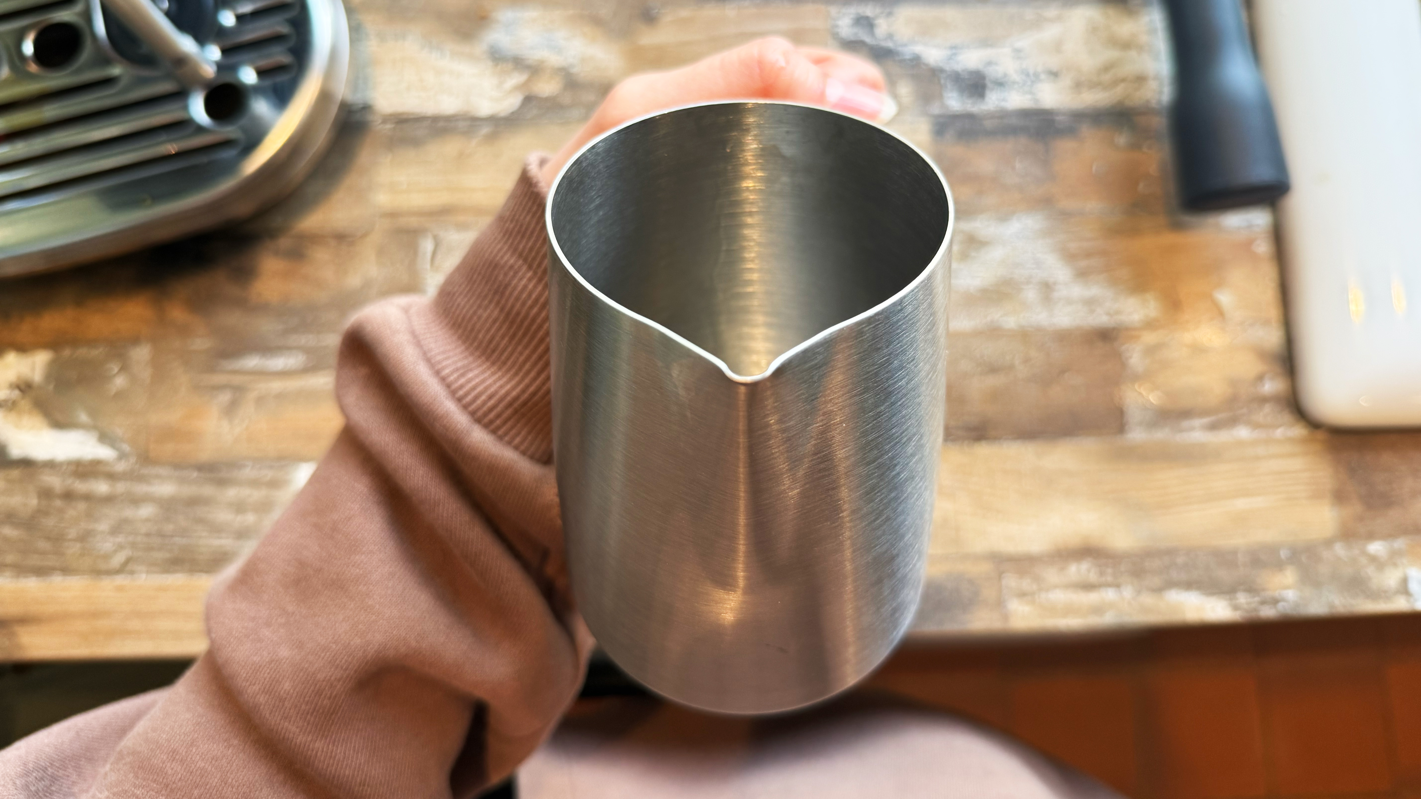 the breville milk jug with narrow spout