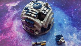 Lego Star Wars R2-D2 75308_Close up of head secret compartment