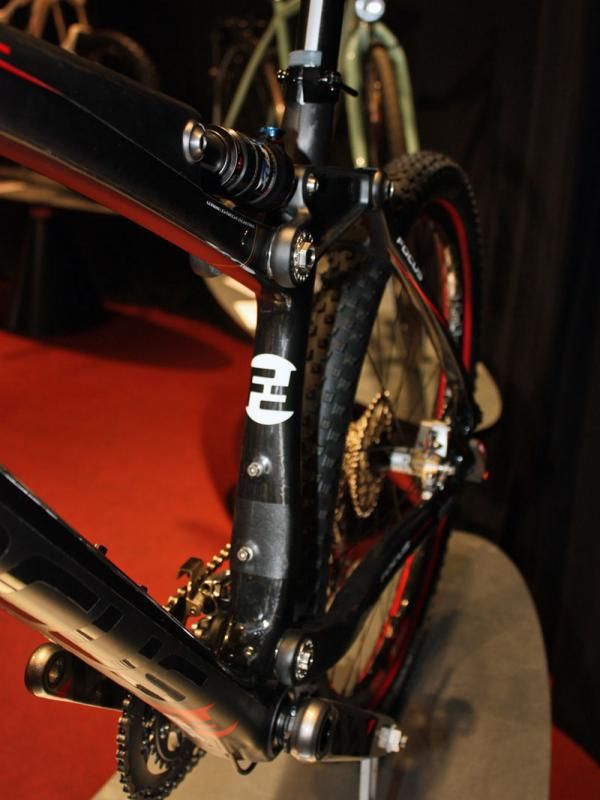 The asymmetrical seat tube on the new FSL helps bolster pedaling stiffness.