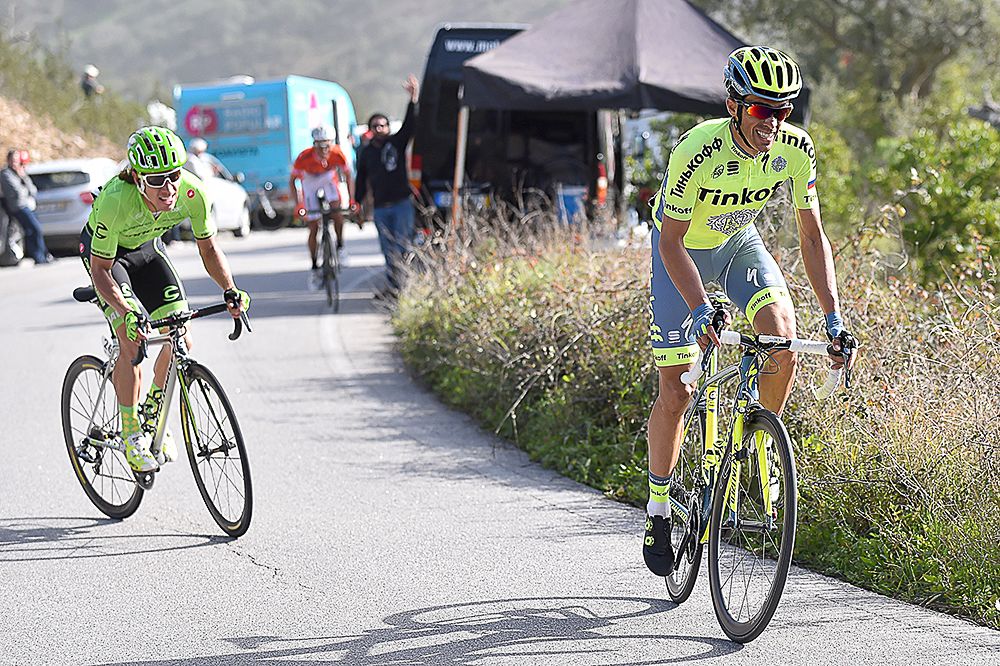Alberto Contador attacks Rigoberto Uran during Algarve's final stage