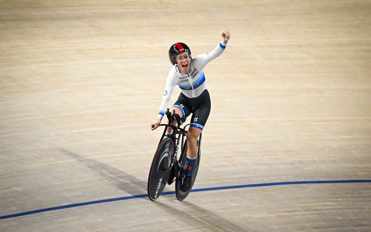 Josie Knight winning the individual pursuit at British Nationals in 2026