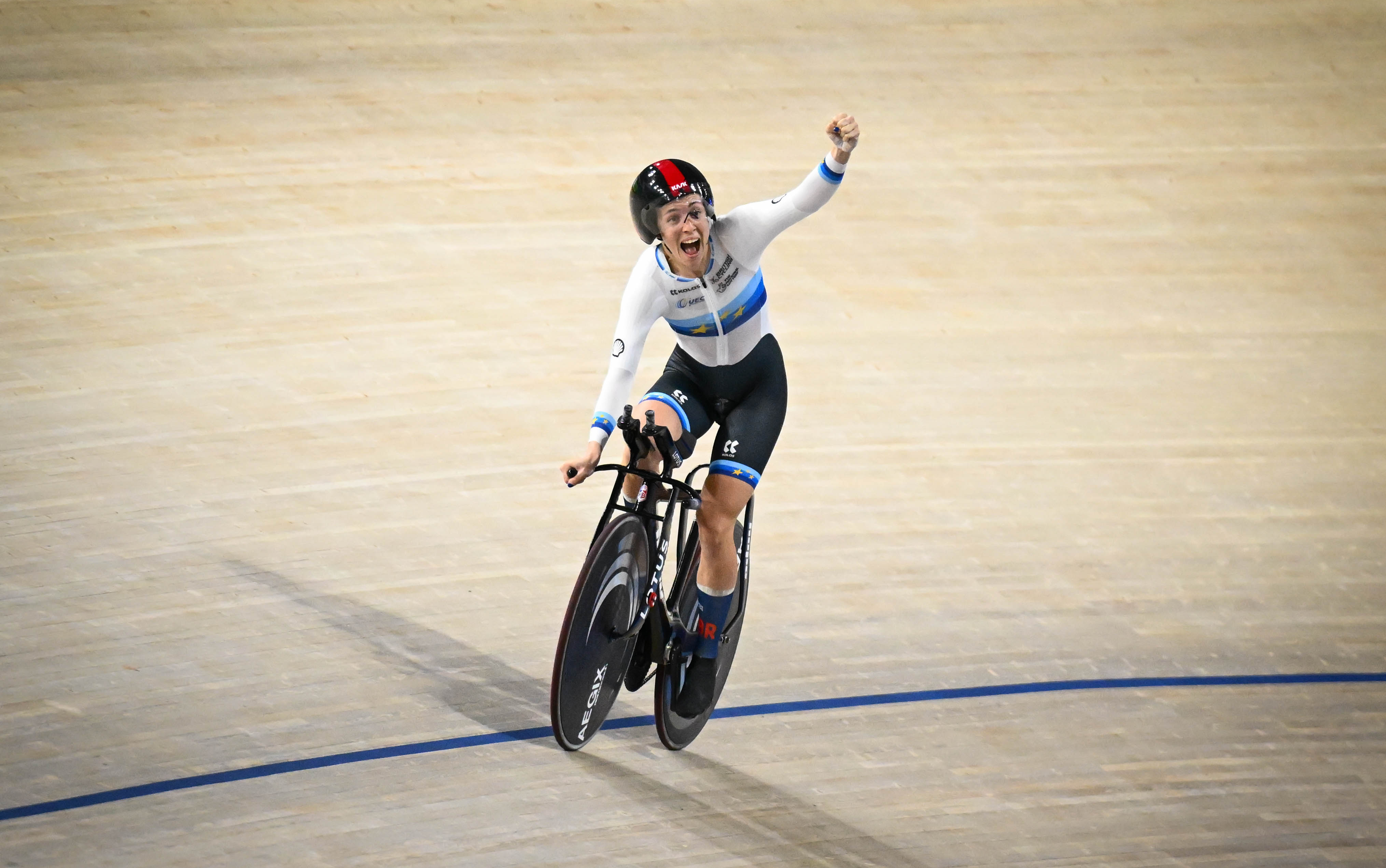 Josie Knight winning the individual pursuit at British Nationals in 2026