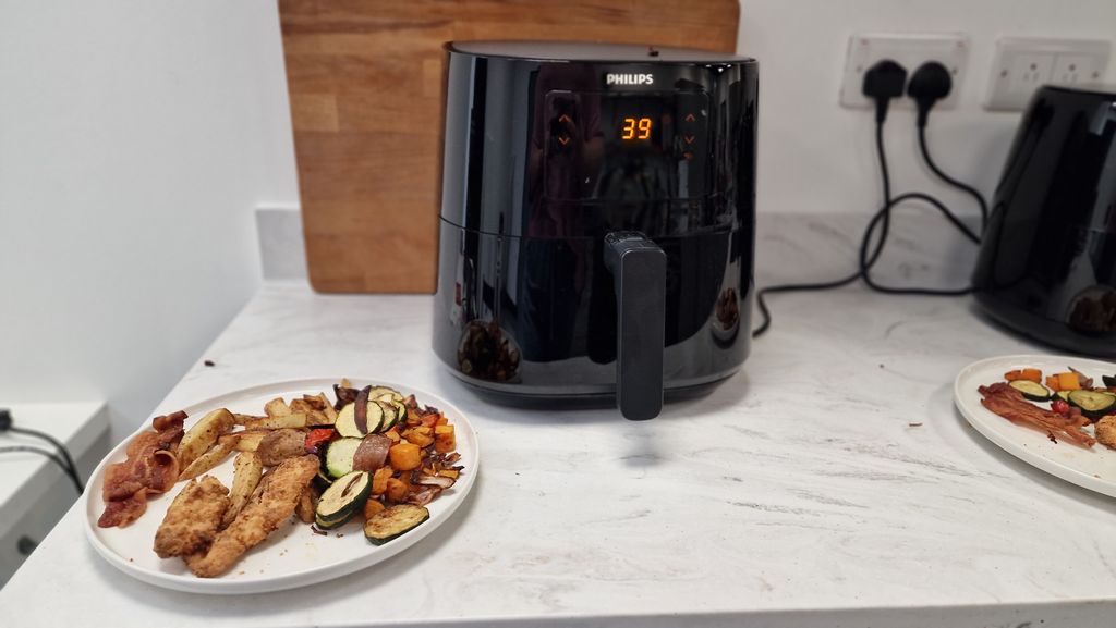 Philips Essential Air Fryer XL Review: A Family-friendly Fryer | Homes ...