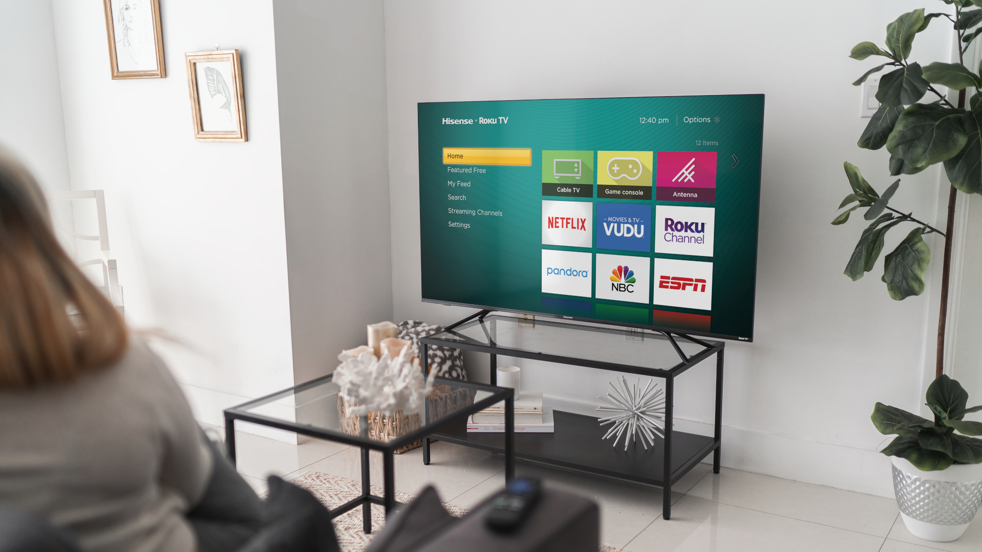 Hisense R8 Roku TV review: Features are nice, appealing price, but no dice  - CNET