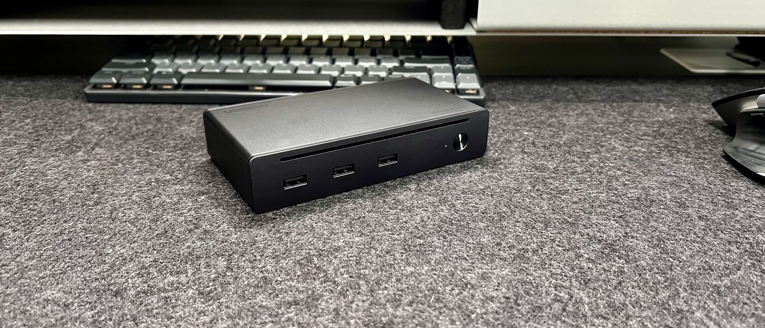 Ugreen Revodok Max 208 8-in-1 Thunderbolt 4 docking station review