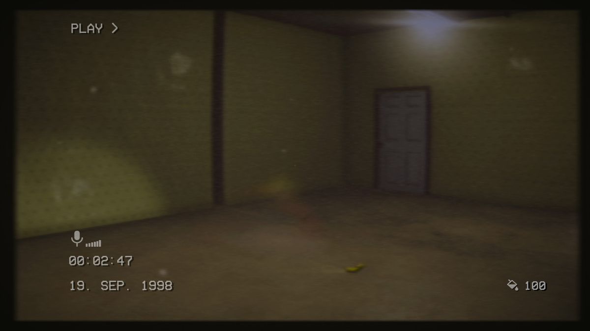 I think something is following me on Level 5. I barely caught a photo, I  can feel its stare from the wallpaper : r/backrooms