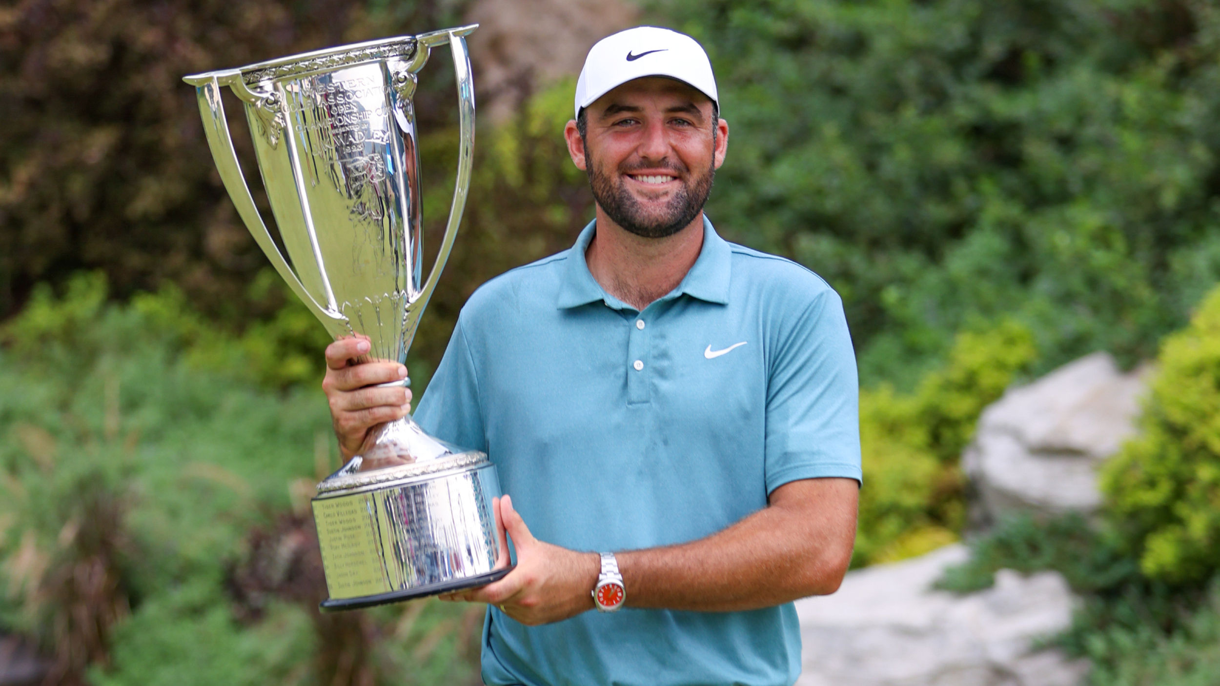 Scottie Scheffler with the BMW Championship trophy