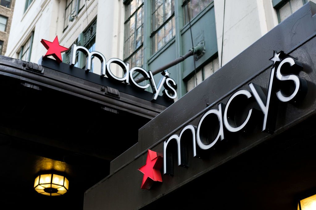 The Macy&amp;#039;s store front in Manhattan.