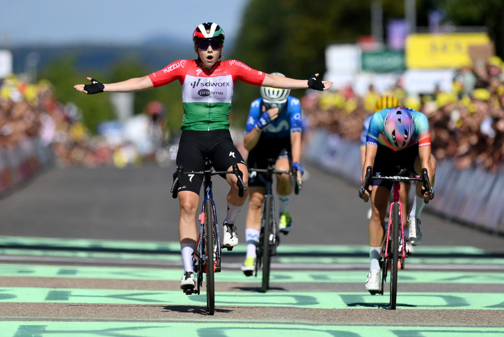 Tour de France Femmes: Blanka Vas wins stage 5 as Vollering loses ...