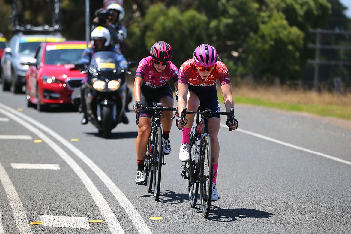 The breakaway of Georgia Whitehouse (Sydney Uni-Staminade) and Lisa Morzenti (BePink)