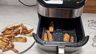 Instant Vortex Plus 6 Quart 6-in 1 Air Fryer with ClearCook and OdorErase