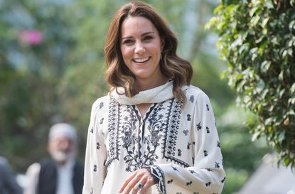 kate middleton wows fans floral spring dress