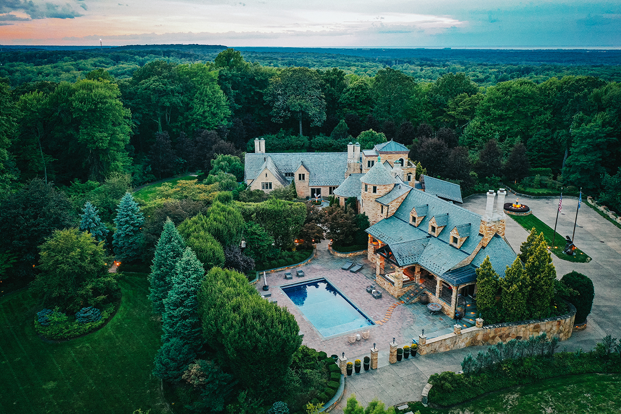 Aerial view of Kirtland, Ohio home