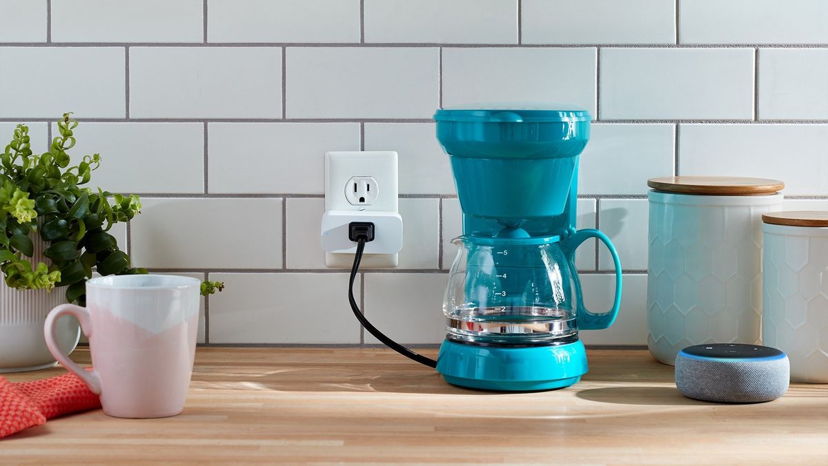 Amazon Smart Plug with coffee maker