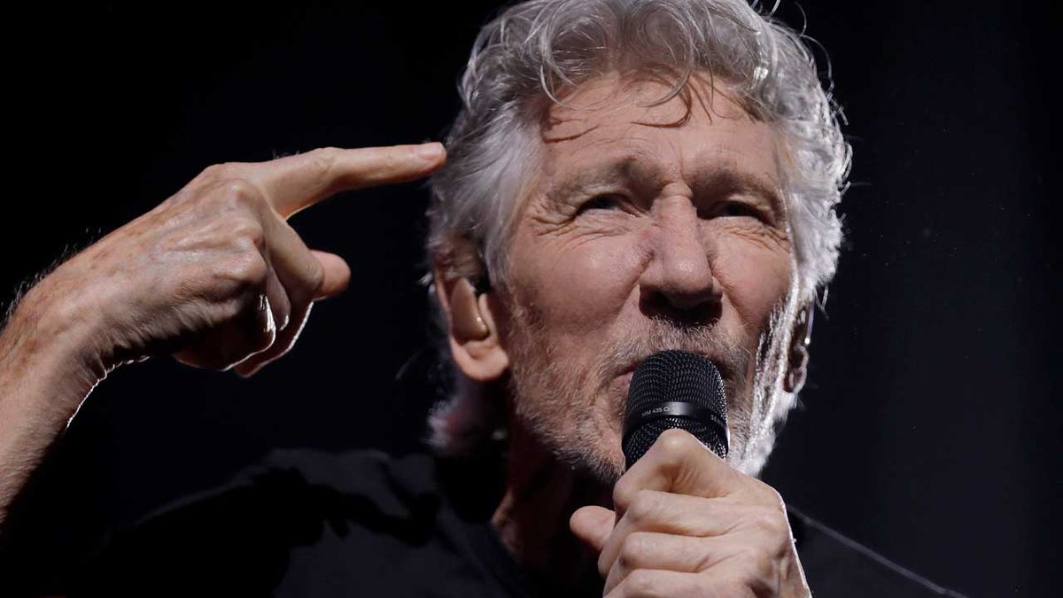 Roger Waters onstage