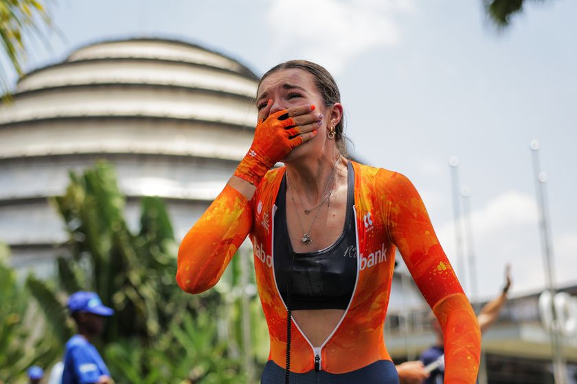Picture by Alex Whitehead/SWpix.com - 23/09/2025 - Cycling - 2025 UCI Road World Championships - BK Arena to Kigali Convention Centre, Kigali, Rwanda - Women Junior Individual Time Trial (ITT) - Megan Arens (Netherlands) Wins the Women Junior Individual Time Trial (ITT) World Championship 