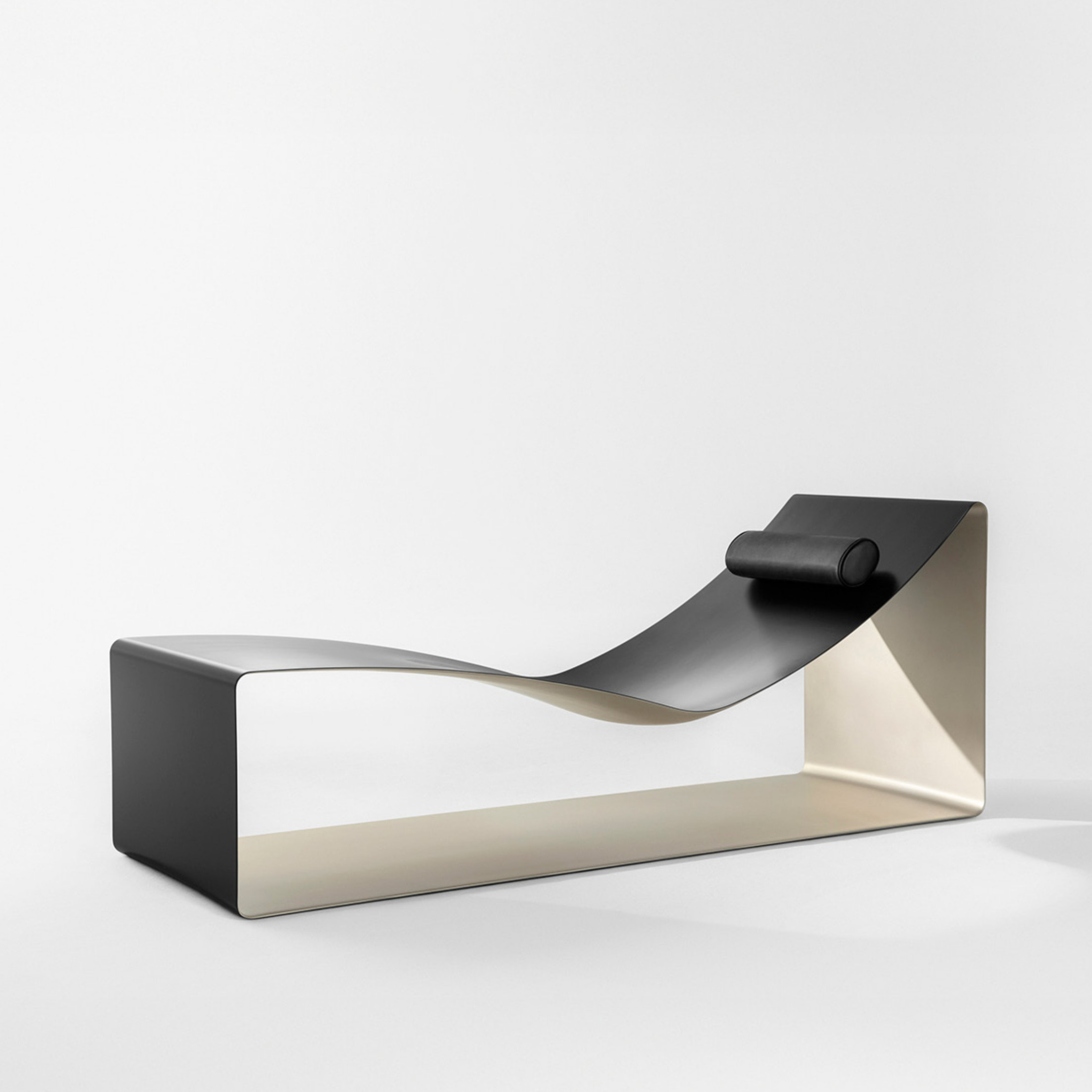 Terence Woodgate x John Barnard, Chaise Longue, 2025