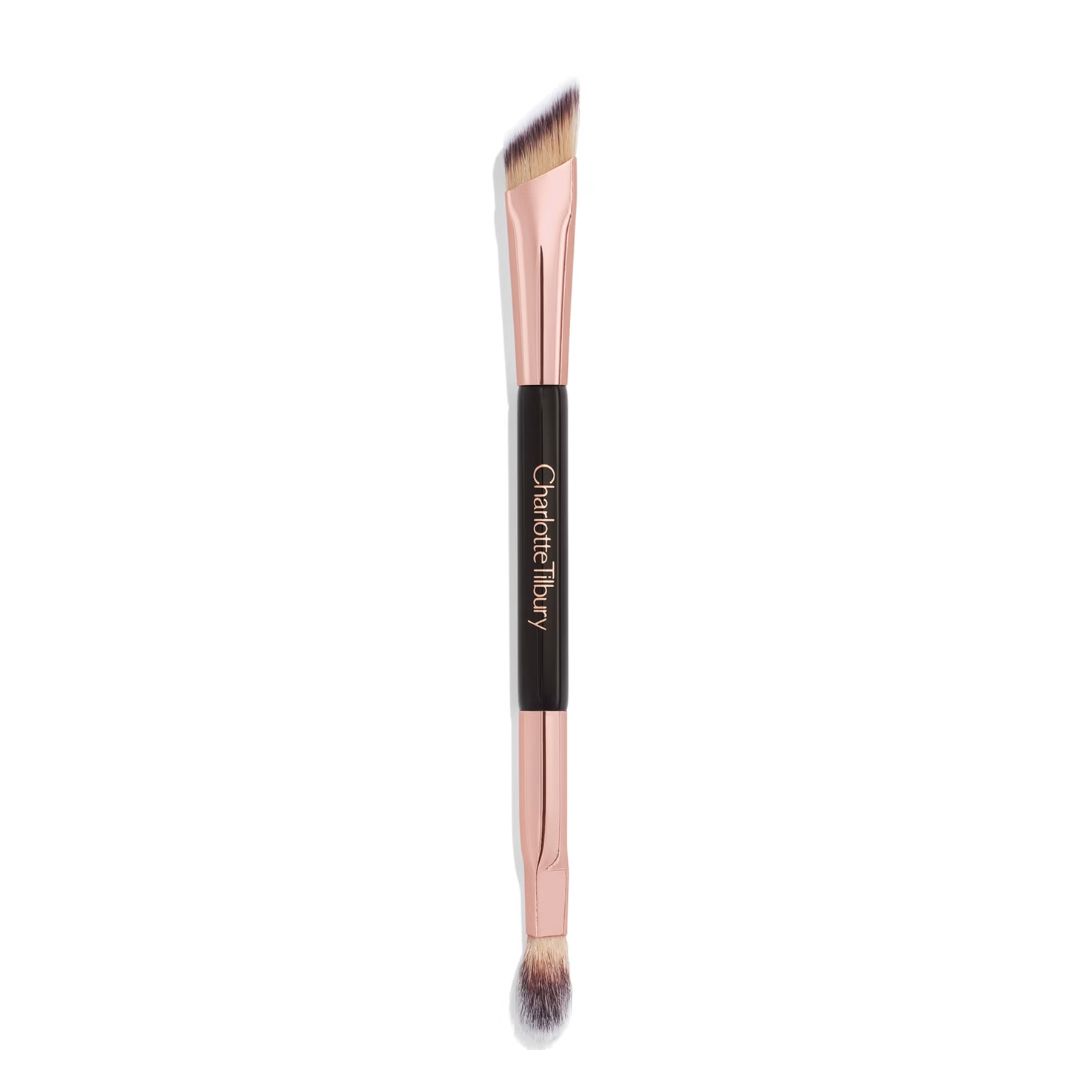 An image showing a brush from Charlotte Tilbury