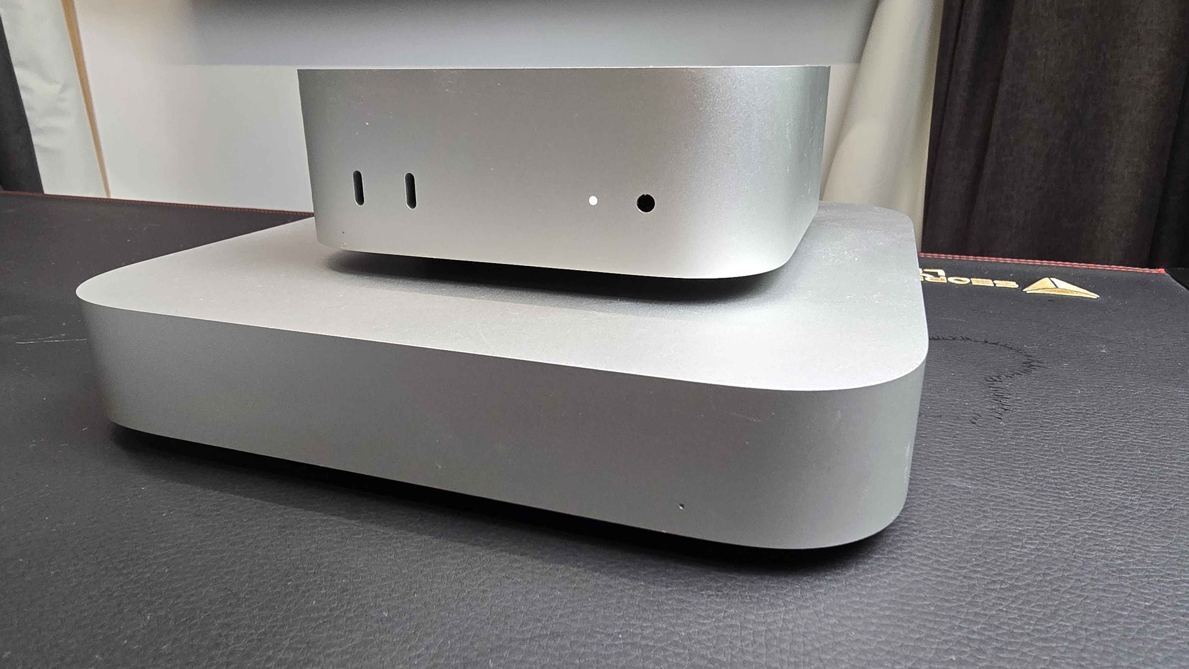 Mac mini M4 in studio