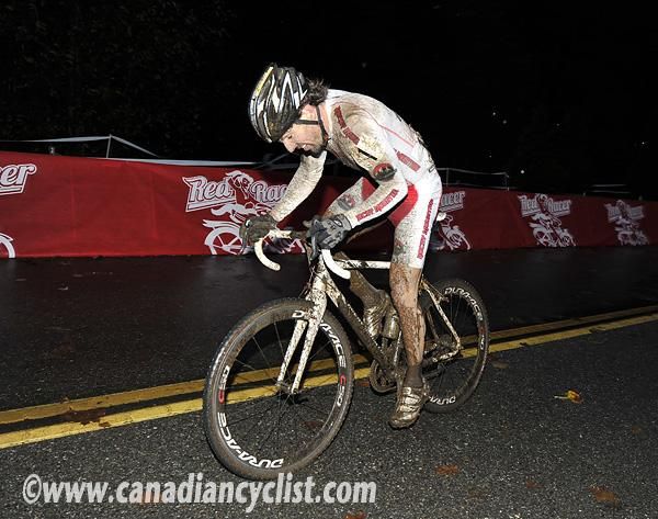 Chris Sheppard (Rocky Mountain) chasing hard with 1 lap to go.