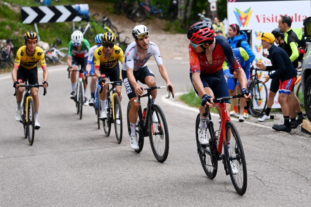 Giro d'Italia: Almeida outduels Thomas on stage 16…