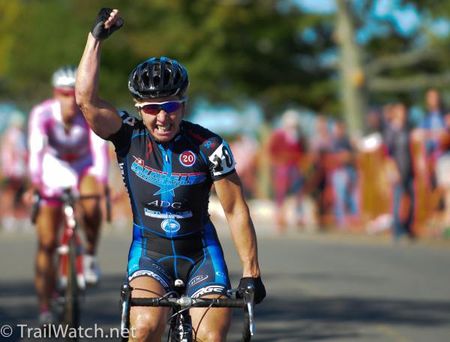 Laura Van Gilder (C3 Athletes serving Athletes) wins the sprint against Merideth Miller (Cal Giant-Specialized)