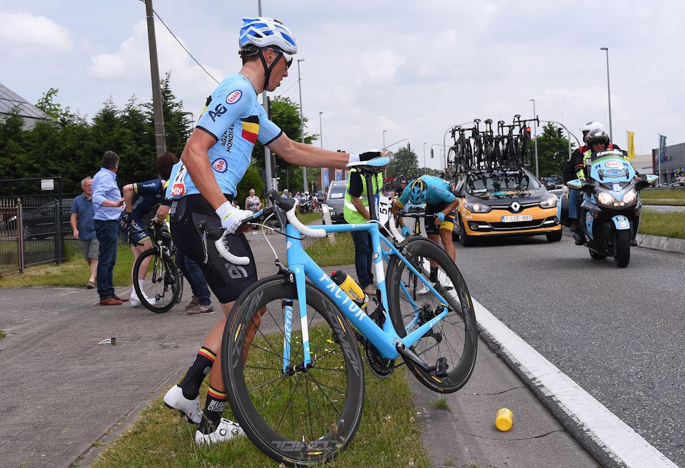Riding for the Belgian National Yeam, Jan Bakelants suffers a puncture at the Belgian Tour