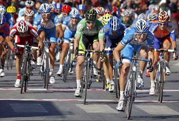 Sacha Modolo (Colnago-CSF Bardiani) leads the sprinters in