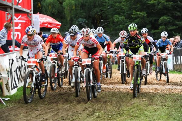 The start of the elite women's race in Saalhausen