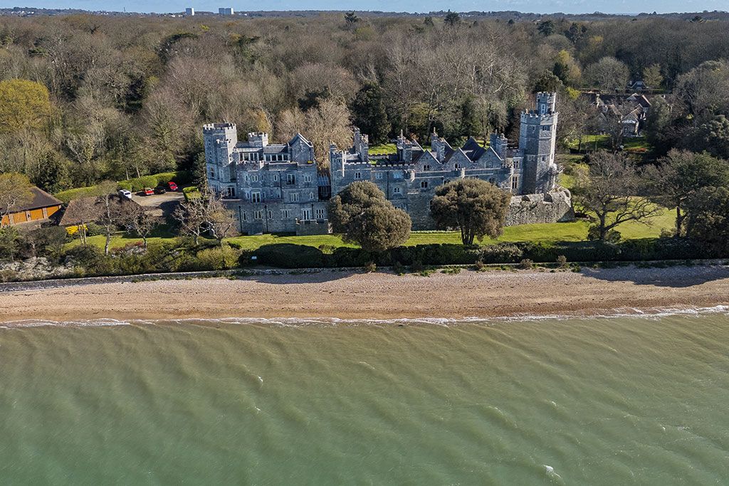 Penthouses for sale: Netley Castle, Netley, Southampton