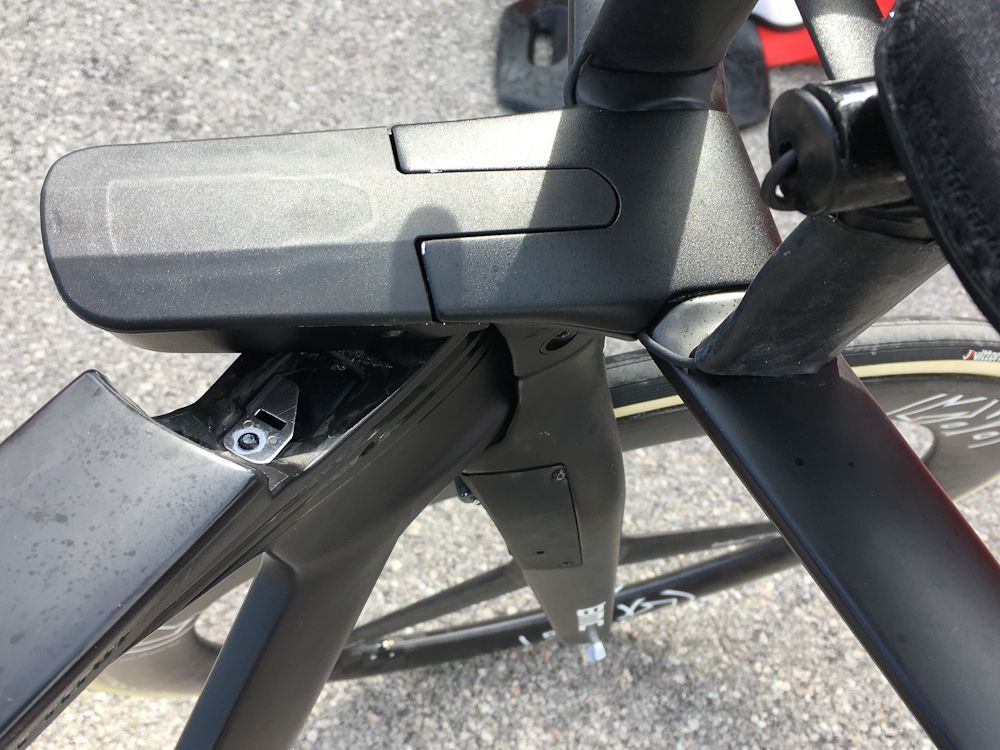 The integrated stem and fork isn't as aerodynamic when the bars are turned