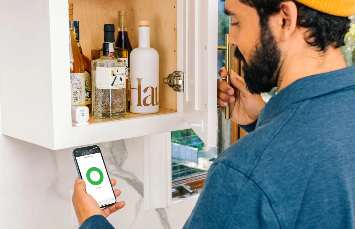 yale smart cabinet lock